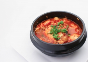 Soondubu-jigae (Kimchi Tofu Soup)