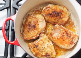 Spicy Coconut Braised Chicken Thighs